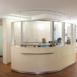 Innenansicht Praxis HNO-Facharzt Dr. med. Björn Lübben mit Anmeldung