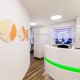 Innenansicht Praxis HNO-Facharzt Dr. med. Björn Lübben mit Anmeldung